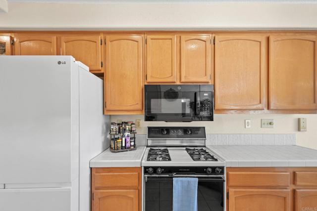 Detail Gallery Image 7 of 29 For 1213 Bitterbush Ln, El Cajon,  CA 92019 - 3 Beds | 2 Baths