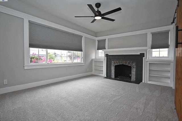 5706 Brookdale Ave, Oakland CA: https://media.crmls.org/mediaz/8ab0a9f5-e247-4356-8798-a8f3ea0dea7d.jpg