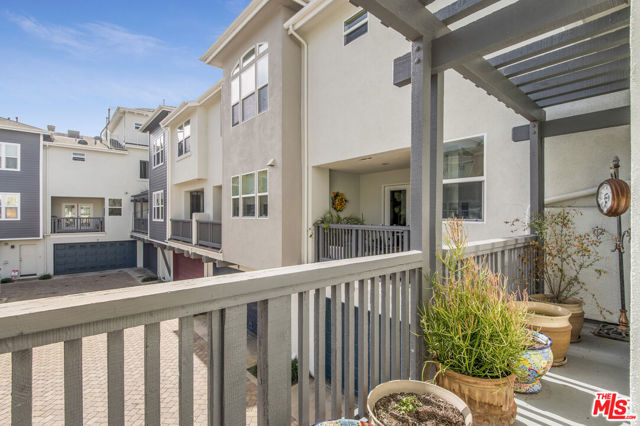 6021 Dawn, Playa Vista CA: https://media.crmls.org/mediaz/8ab16d02-2eae-4bda-b179-5b709a8667d0.jpg