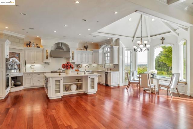 1853 Via Di Salerno, Pleasanton CA: https://media.crmls.org/mediaz/8ab1c90f-f140-4692-872d-336e5850b690.jpg