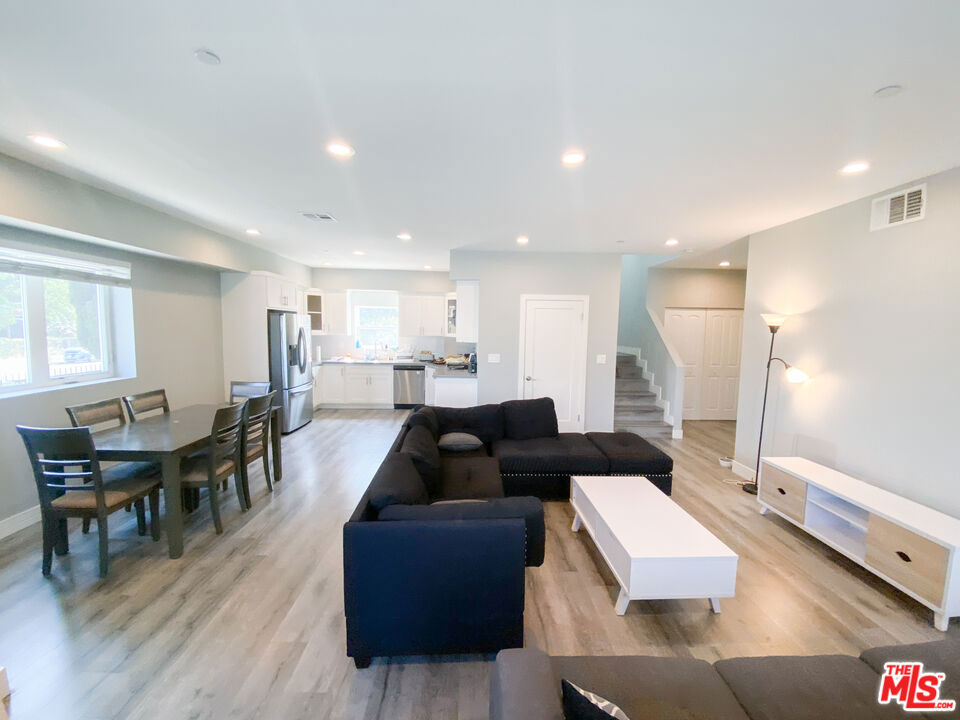 8Ab1Ebf2 671E 4191 A438 33F3Ce1Cc50A 1340 W 37Th Street, Los Angeles, Ca 90007 &Lt;Span Style='BackgroundColor:transparent;Padding:0Px;'&Gt; &Lt;Small&Gt; &Lt;I&Gt; &Lt;/I&Gt; &Lt;/Small&Gt;&Lt;/Span&Gt;