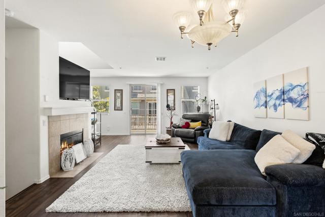 1824 Peach Ct, Chula Vista CA: https://media.crmls.org/mediaz/8ab24471-91b8-432a-ae99-0c81f100f370.jpg