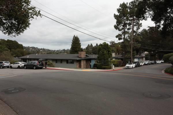 2220 Lake Road, Belmont CA: https://media.crmls.org/mediaz/8ab26b68-73b5-4c4e-8bbd-86c4dd058fa7.jpg