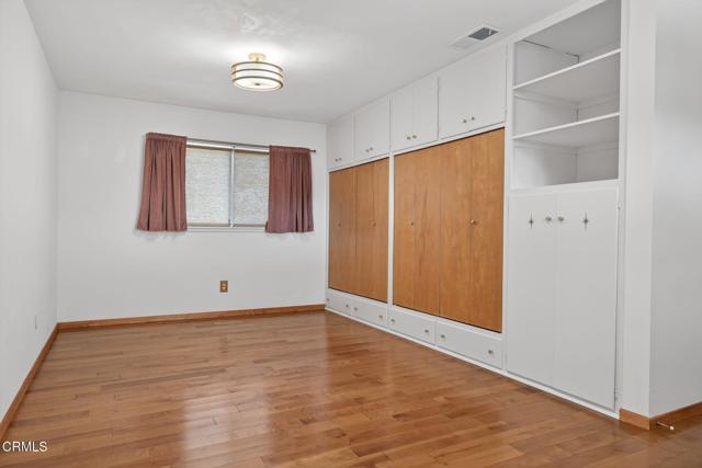 221 Seton Hall Avenue, Ventura CA: https://media.crmls.org/mediaz/8ab4a4a3-23d6-4533-aad6-0a95ff8e61f5.jpg