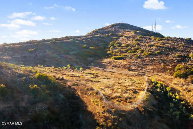 5519 Via Olas, Newbury Park CA: https://media.crmls.org/mediaz/8ab4d6c3-de75-4def-846a-6502f433ec18.jpg