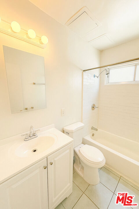 1434 Princeton St, Santa Monica CA: https://media.crmls.org/mediaz/8ab4e322-e9c6-411f-8db6-11c592f86c76.jpg