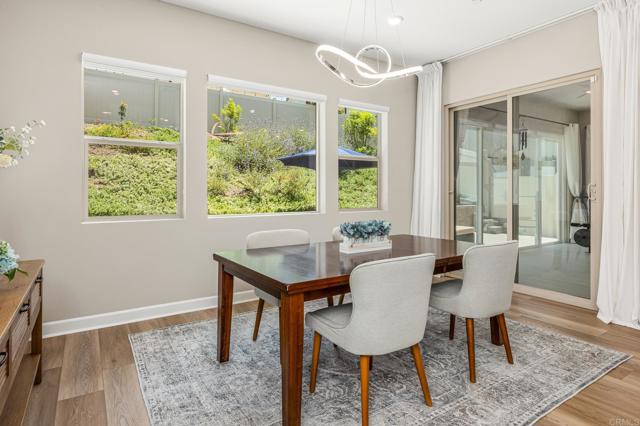 Detail Gallery Image 11 of 44 For 675 Westbrook Loop, San Marcos,  CA 92078 - 5 Beds | 4/1 Baths
