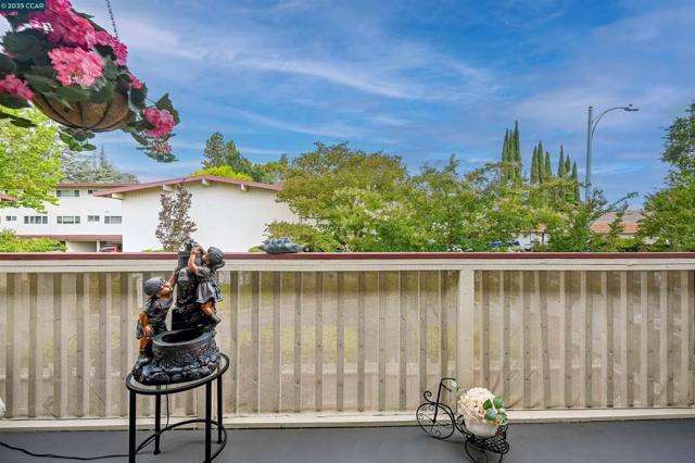 2180 Geary Road, Pleasant Hill CA: https://media.crmls.org/mediaz/8ab533b9-1dc2-45e4-a982-eb64bf92ca9c.jpg