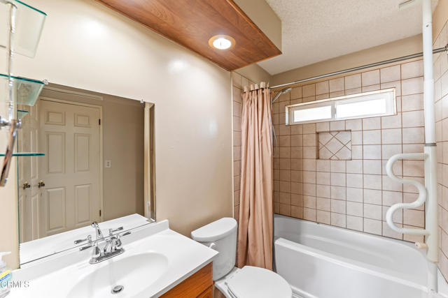 Detail Gallery Image 33 of 52 For 75 Poinsettia Gardens Dr, Ventura,  CA 93004 - 2 Beds | 2 Baths