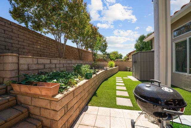 Detail Gallery Image 23 of 34 For 1999 Pecan Tree St, Hemet,  CA 92545 - 4 Beds | 2/1 Baths