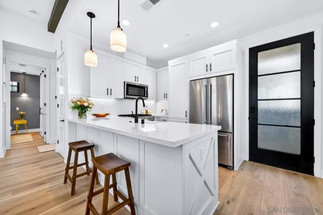 1216 Molara Ln, Encinitas CA: https://media.crmls.org/mediaz/8ab5fb30-db32-4670-8c2d-38918df88ad5.jpg