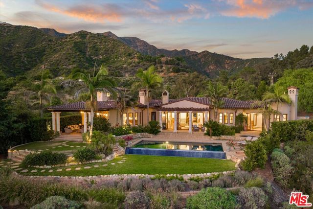 3091 Hidden Valley Lane, Santa Barbara CA: https://media.crmls.org/mediaz/8ab61217-ce8f-4c04-bbf4-d45ff26e8436.jpg