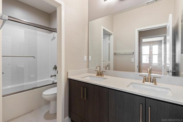 1525 Manzanita Hollows, Vista CA: https://media.crmls.org/mediaz/8ab6792e-406a-4806-bff5-7201625581fc.jpg