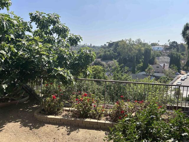 Detail Gallery Image 1 of 16 For 4819 Atlanta Dr, San Diego,  CA 92115 - 3 Beds | 2 Baths