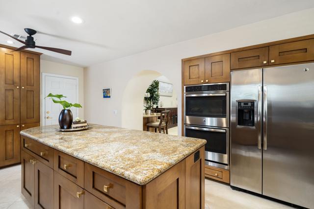 73580 Agave Lane, Palm Desert CA: https://media.crmls.org/mediaz/8ab8c07f-404f-4672-bf37-9cc8d5971e58.jpg