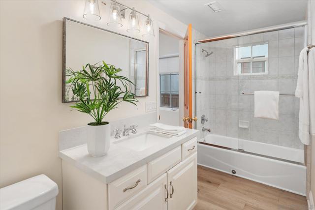 260 H Avenue, Coronado CA: https://media.crmls.org/mediaz/8ab92f27-74a5-4fd0-bf92-8594b5cd0866.jpg