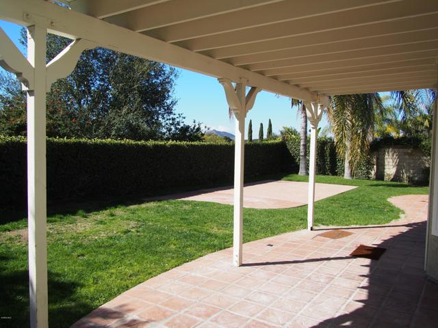 211 Windtree Avenue, Thousand Oaks CA: https://media.crmls.org/mediaz/8ab97a6e-13d8-4429-8642-858971c2553e.jpg