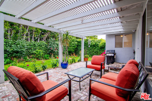 12954 Otsego Street, Sherman Oaks CA: https://media.crmls.org/mediaz/8ab98ddb-cf9c-4c82-bf8a-4cd7daf8ef13.jpg