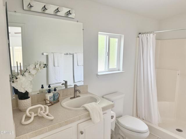 7 Wisteria Way, Ventura CA: https://media.crmls.org/mediaz/8ab9cbe1-50f3-4aae-923d-2e9b7c44a8aa.jpg