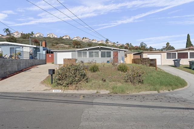 Detail Gallery Image 2 of 25 For 9838 Ivanho St, Spring Valley,  CA 91977 - 3 Beds | 1 Baths