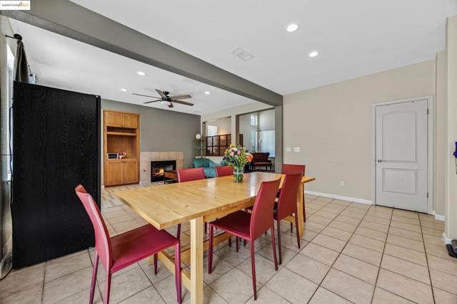 5736 Idlewood Street, Dublin CA: https://media.crmls.org/mediaz/8abacf0a-f331-4e4c-94a2-75e2ebd3fd50.jpg