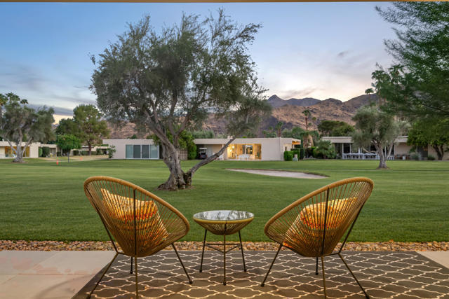 172 Desert Lakes Drive, Palm Springs, CA 92264