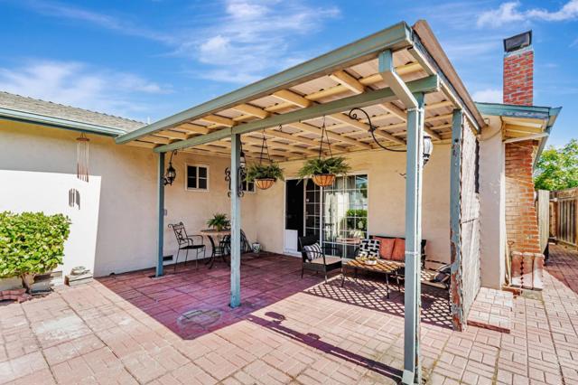 1625 Mount Herman Drive, San Jose CA: https://media.crmls.org/mediaz/8abbf741-7d6c-4c26-91d1-7d387552e3eb.jpg