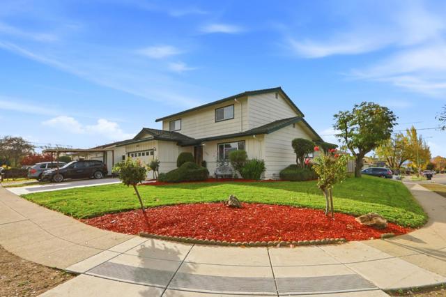 2045 Treewood Lane, San Jose CA: https://media.crmls.org/mediaz/8abc1e86-3355-4bf9-8620-784614bc6b78.jpg
