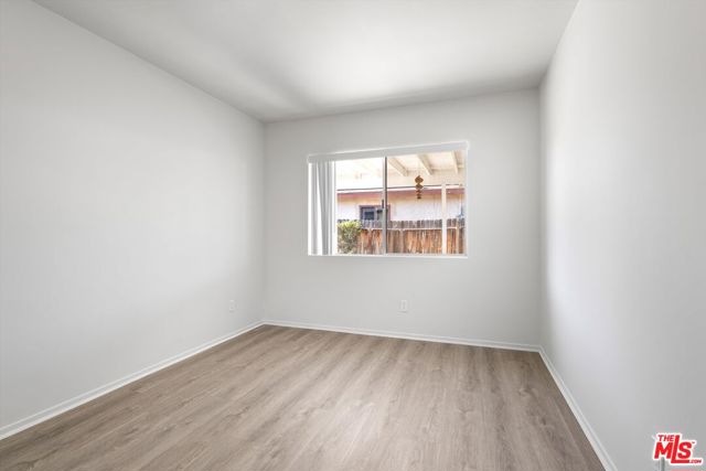 19717 Chase Street, Winnetka CA: https://media.crmls.org/mediaz/8abc96ef-725d-42f5-bfd9-2dac40901ae9.jpg