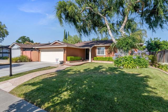 5988 Tuscarora Court, San Jose CA: https://media.crmls.org/mediaz/8abce133-5448-4d05-be03-36c698696824.jpg