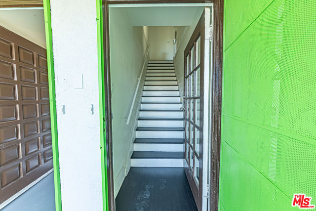 801 N Alexandria Avenue, Los Angeles CA: https://media.crmls.org/mediaz/8abcf9a5-1dc1-4f0b-931b-df15c6d479e2.jpg