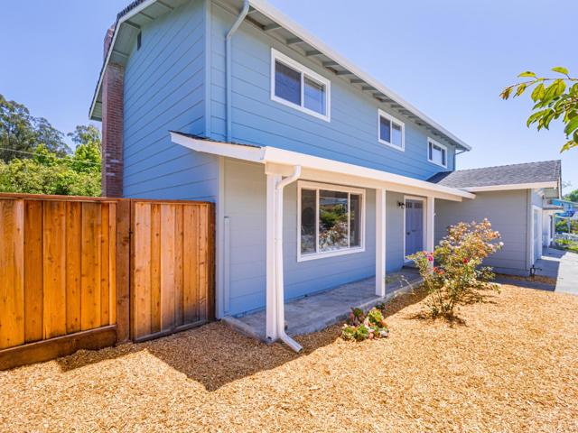 917 Sir Francis Avenue, Capitola CA: https://media.crmls.org/mediaz/8abd0b3b-6dd4-4bfd-aca7-693168556324.jpg
