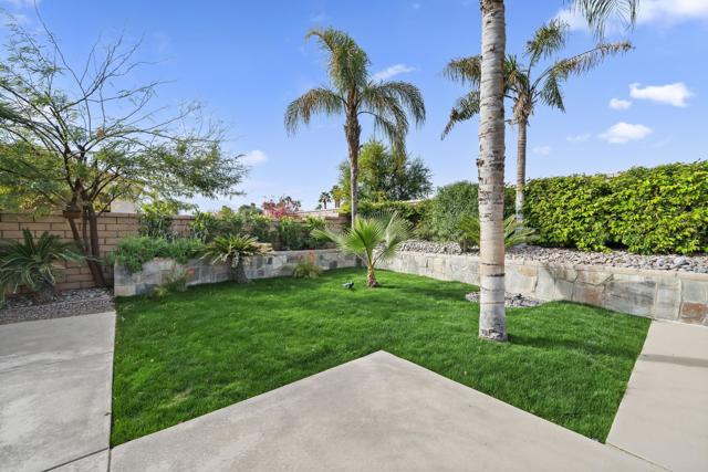 50 Toscana E Way, Rancho Mirage CA: https://media.crmls.org/mediaz/8abd382e-c051-4522-939b-a01782727e44.jpg