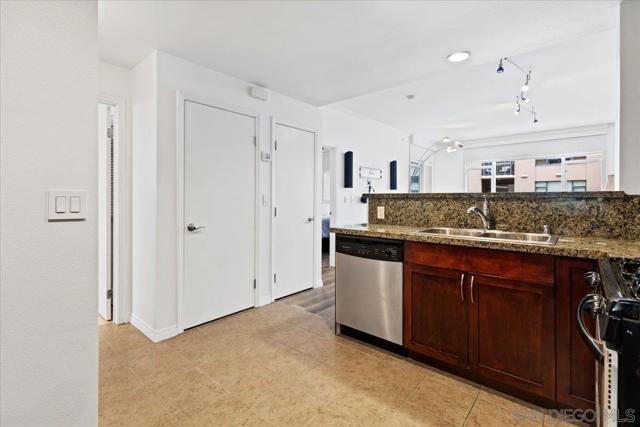 530 K St, San Diego CA: https://media.crmls.org/mediaz/8abd6d40-26f0-494c-99f7-28c9a677ab24.jpg