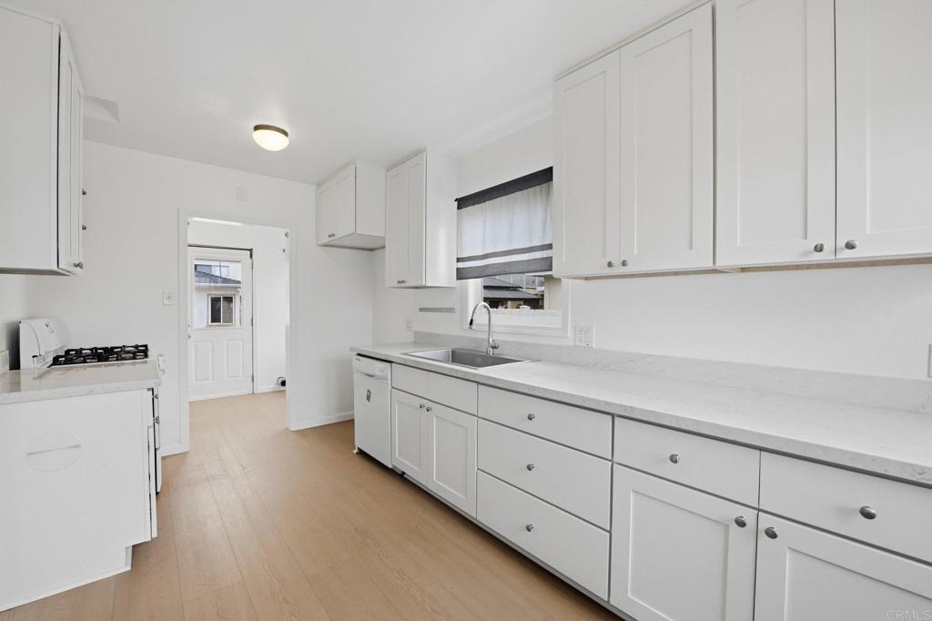 1819 Tremont Street - photo 11