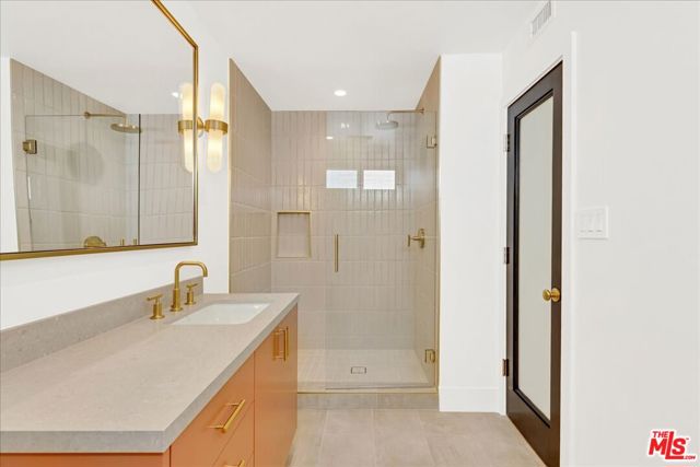 210 S Hamilton Drive, Beverly Hills CA: https://media.crmls.org/mediaz/8abdafa5-b050-4b91-b7fd-74b4961a37c1.jpg