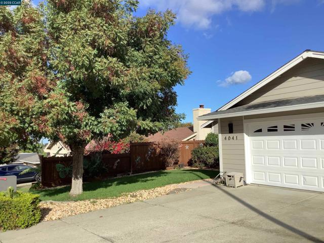 4041 Saint Andrews Way, Antioch CA: https://media.crmls.org/mediaz/8abdf6e9-b201-4d25-bc43-9f7792527d86.jpg