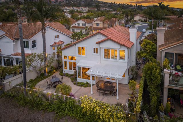7045 Via Cabana, Carlsbad CA: https://media.crmls.org/mediaz/8abe29b3-8212-4d59-8f5c-d912343bc93e.jpg