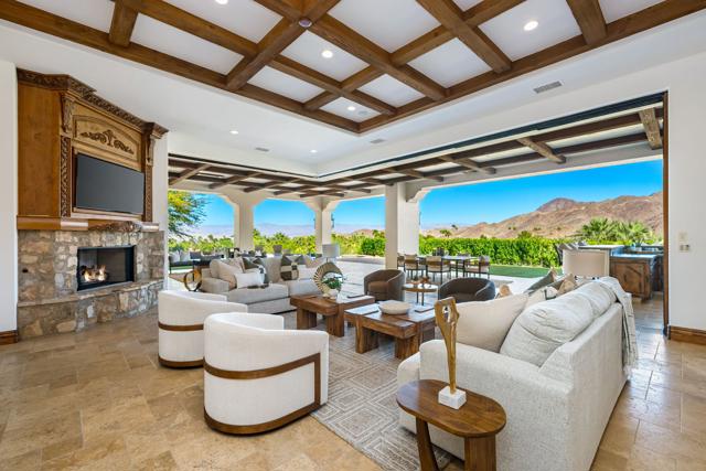 49925 Canyon View Drive, Palm Desert CA: https://media.crmls.org/mediaz/8abe51b5-b1ea-4755-b03a-6c9368db4292.jpg