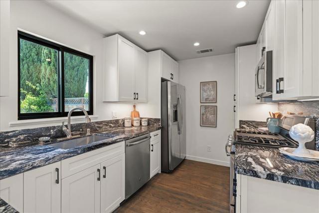 584 Gresham Avenue, Sunnyvale CA: https://media.crmls.org/mediaz/8abe6006-e9e4-4bcc-8264-ac45c564984c.jpg