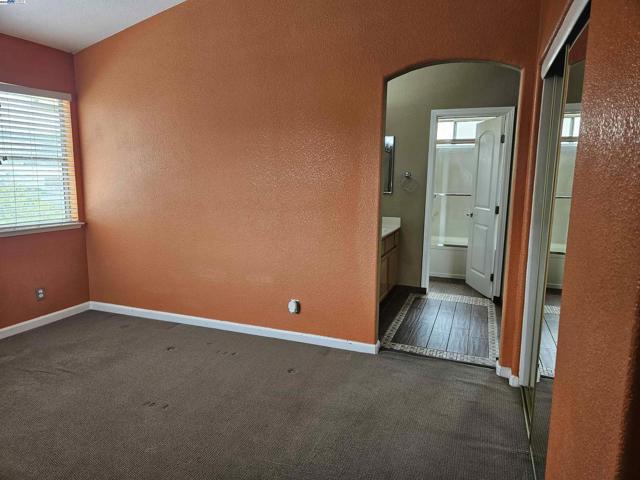 24909 Avocado Ct, Hayward CA: https://media.crmls.org/mediaz/8abed6fc-8c03-4372-a670-f2630c7588f8.jpg
