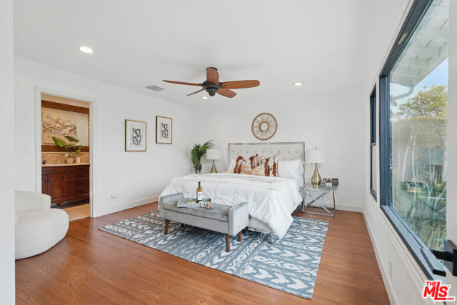 8919 Beverlywood Street, Los Angeles CA: https://media.crmls.org/mediaz/8abfcb75-7ec7-4efb-9ae9-8e14f6c92bfc.jpg