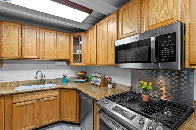 6364 Noel Ave, Newark CA: https://media.crmls.org/mediaz/8ac02b60-5286-4969-a6cd-43bde6d951ca.jpg