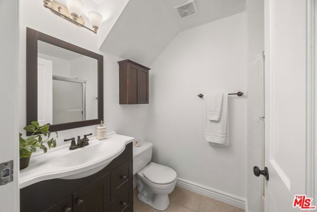 13331 Moorpark Street, 318 photo 11