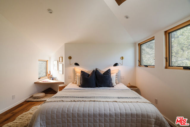 2002 Tuna Canyon Road, Topanga CA: https://media.crmls.org/mediaz/8ac14b2f-b69c-4def-be15-f1c684aef731.jpg