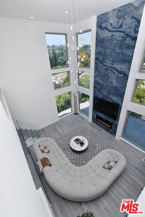 3539 Alana Drive, Sherman Oaks CA: https://media.crmls.org/mediaz/8ac1ef2c-8dec-4629-8c99-b1a818b2d261.jpg