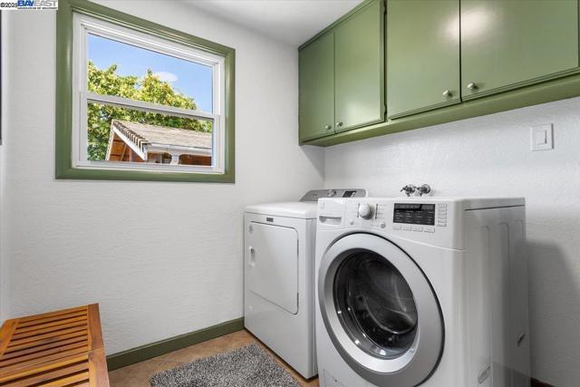 357 Melven Ct, San Leandro CA: https://media.crmls.org/mediaz/8ac22791-9302-48a9-8167-d5b2cda877ac.jpg
