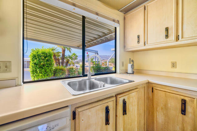 73470 Desert Greens N Drive, Palm Desert CA: https://media.crmls.org/mediaz/8ac24a17-e9ce-464d-b0be-b0fb223e9248.jpg