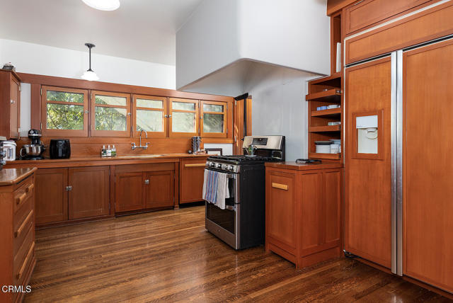 Detail Gallery Image 10 of 23 For 1344 Hillcrest Ave, Pasadena,  CA 91106 - 5 Beds | 4/1 Baths