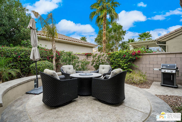 35707 Stonebriar Drive, Palm Desert CA: https://media.crmls.org/mediaz/8ac28b5d-3e88-4984-bd4f-6fb78289c635.jpg